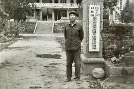 我在老山前线时的天保口岸，那里武警的老防空洞曾救过我的命图片