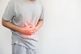 吃错食物呕吐、恶心怎么缓解？营养师：喝点姜汁、姜茶或有帮助图片