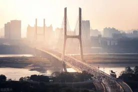 奔跑盛宴！2024南昌马拉松3.5万名选手参赛 人数为历届之最图片