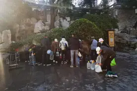 这座城市的“泉、城、人”为何让人念念不忘？图片