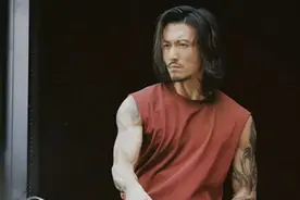 谢霆锋颠覆形象！全新造型惊艳亮相，新戏开拍引爆网友狂热！图片
