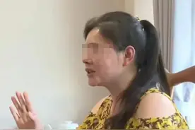 69岁大爷，索要30万分手费，45岁漂亮小女友怒斥：你想白睡我4年图片