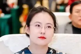 蔡磊有什么优点，让小11岁的天之骄女段睿倾心，三次为他转行？图片