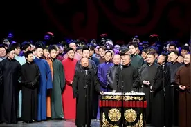 德云社郭德纲接受外媒记者采访时说：我只负责中国人的快乐图片