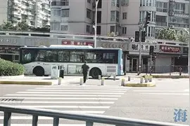思明区站南路新增一处安全岛图片