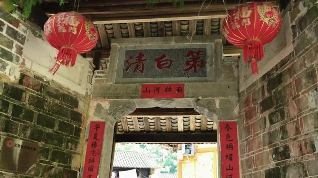 贵州梵净山脚下的避暑秘境，一站式体验荷海、竹海、溶洞、漂流