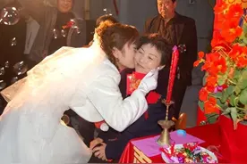 “新型婆媳关系”火了，婆婆比老公亲，64岁老人说出3个秘诀！图片