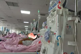 我们透析室里比较任性一些涨水多少透多少还可以和医生讨价还价！图片