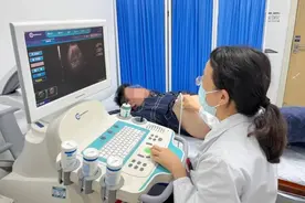 高考前过度“加强营养” 17岁高三学生患上脂肪肝图片