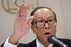 李嘉诚悬崖勒马，钱包缩水781亿，次子开始分家后，港口交易推迟图片