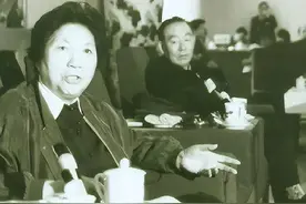 陈慕华和她的爱人、子女图片