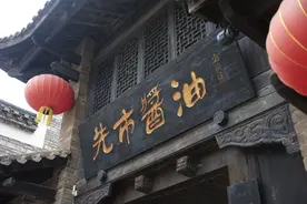 泸州本地人也不清楚，三年才能成的先市酱油，坚持古法有多难？图片