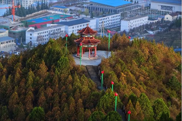 五一走进两当，追寻红色记忆