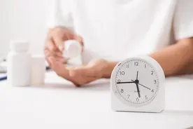 氨氯地平早上吃还是晚上吃好？错误的服用时间，或影响降压效果！图片