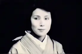 日本女护士嫁给中国将军64年，生下歌唱家女儿，女婿更是家喻户晓图片