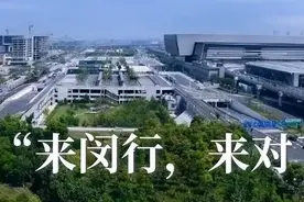 小区交通标识有点“乱”？三名高中生出手了图片