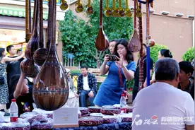 全国游客打卡大巴扎，最喜欢与什么同框？图片