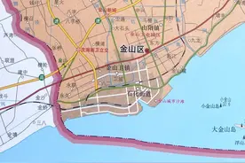 上海市金山区有城市沙滩，以前是泥滩，海里有大金山岛和小金山岛图片
