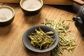 年龄大了要忌茶？医生提醒：中老年人喝茶牢记这几点，千万别大意图片