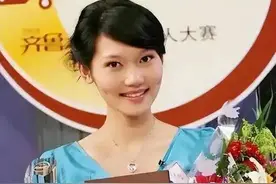 见识到主持人龙洋的素颜后，就不得不佩服春晚化妆师的鬼斧神工图片