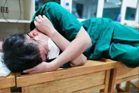 医院的实习护士有多惨！交钱上班的免费劳力，实习给他们带来什么图片
