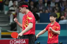 国乒离开巴黎！孙颖莎发文向邱贻可致歉，澄清和大头的关系。图片