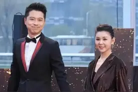 原来他俩是夫妻，难怪这么有“夫妻相”，郎才女貌，越看越般配图片