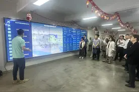 2024年自治区现代装备制造产业数字化转型推进会在包举行图片