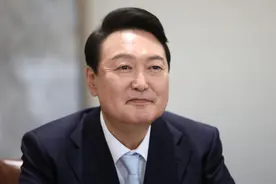 选前最后几天，韩国朝野骂战升级，选民偷装摄像头试图监督选举图片