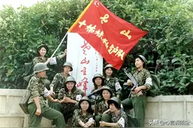 老山战场女神：10盆水才洗净头，蜗居猫耳洞40天她是如何度过的？图片
