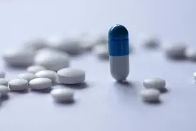 长期吃阿托伐他汀和依折麦布会怎么样？牢记这4点，用药更安全图片