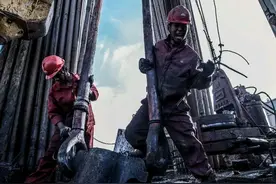 最新！中石油各大油田真实工资，网友:确实挺可怜，真不高！图片