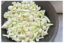 教你做干锅花菜，又脆又香，口感特爽！图片