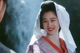 眯眯眼女神田中裕子：丈夫为了娶她花18亿，69岁优雅变老图片