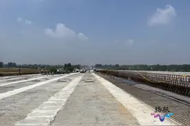 扬子津路西延二期工程迎来新节点：润扬河大桥桥面全部架设完成图片