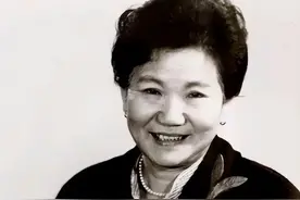 2000年赵丽蓉病逝，保姆回忆：最后的日子里，赵奶奶比江姐还坚强图片