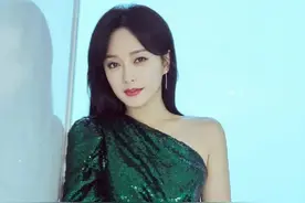 秦岚：从羞涩少女到顶级明星的逆袭之路图片