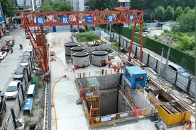 华中首台超长距离大直径土压平衡顶管机顺利始发图片
