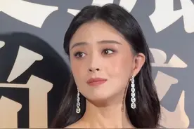 北京这一夜，被瘦20斤的蒋欣惊艳了！凶相变福相，甩打针脸几条街图片