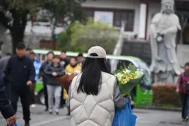 甬派观察|清明四十载：车轮碾过时光，思念如旧图片
