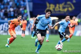 天王山之战设VAR！安德森：用胜利收官 郜林冯6李学鹏为广州队呐喊图片