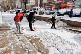 顶端新闻联合郑州城管局呼吁：“助力”背街小巷破冰除雪图片