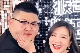 千万网红猴哥说车翻车？妻子斥责其婚后态度大变，疑似婚变引热议图片