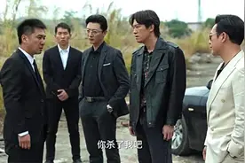 别小瞧《狂飙》中的疯驴子，现实中是文艺青年，娶了貌美画家为妻图片