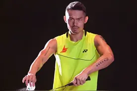 已经退役的林丹，当羽毛球运动员遇见照样是迷妹迷弟！图片