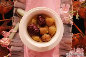 秋天，苹果和红枣一起煮，没想到这么厉害，很多人不懂有什么用图片