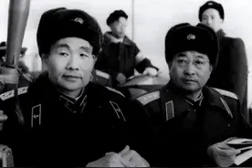 1949年全军设19个兵团，哪个兵团打仗最猛？程子华前三，邓华第五图片