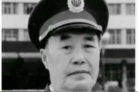 董占林七八条枪，俘获400伪军，曾司令员奖励他一条日军皮带图片