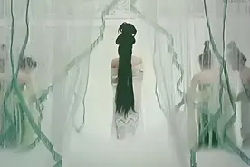 古代封建社会，皇后王妃沐浴时被多名奴仆服侍，会感到尴尬吗？图片
