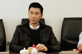 佛山首富之子：千亿家产不继承却自立门户，靠“扫大街”赚110亿图片